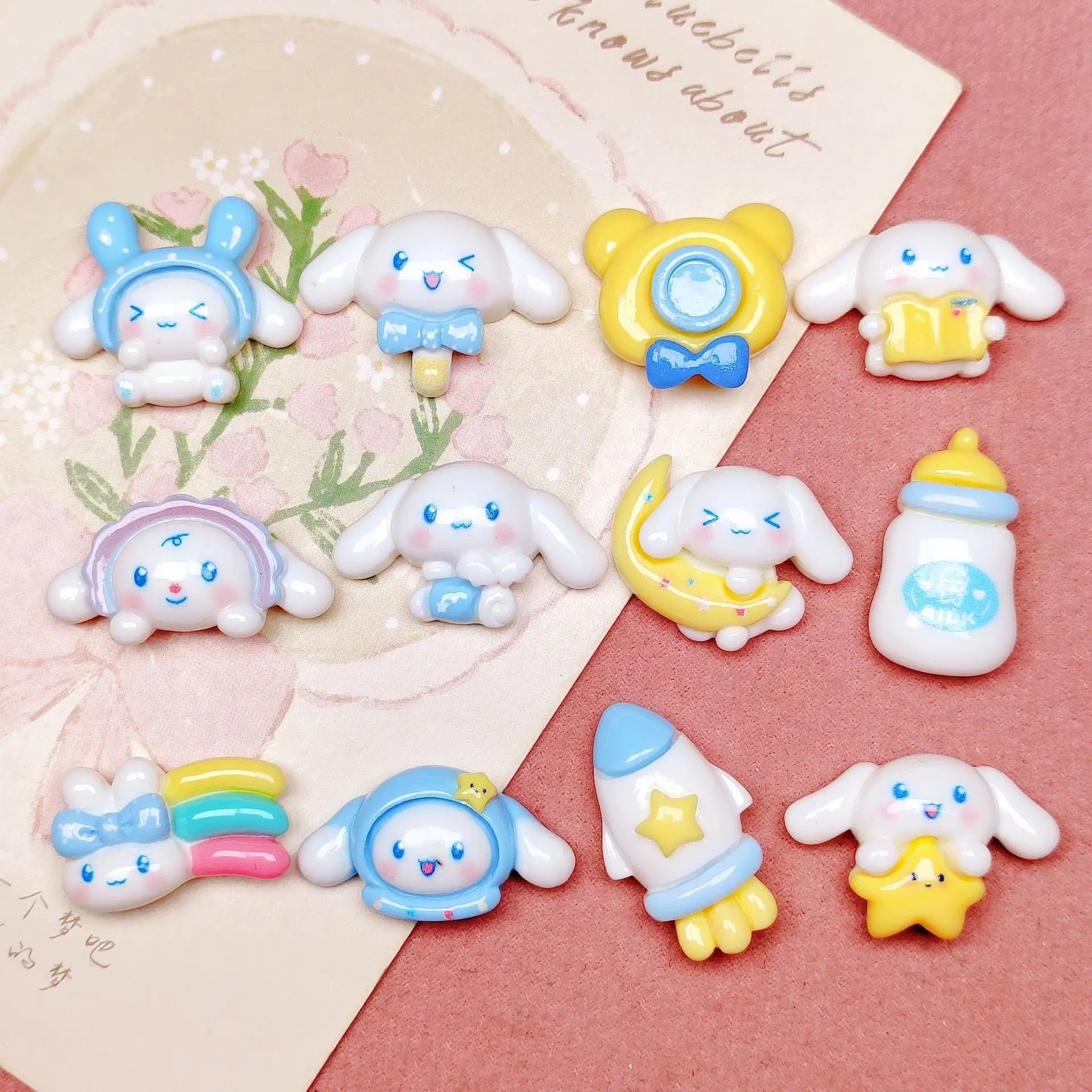 Pequeño perro blanco serie divertido lindo arte de uñas accesorios de resina Kawaii dibujos animados Flatback resina de gran tamaño DIY pinza de pelo Decoración