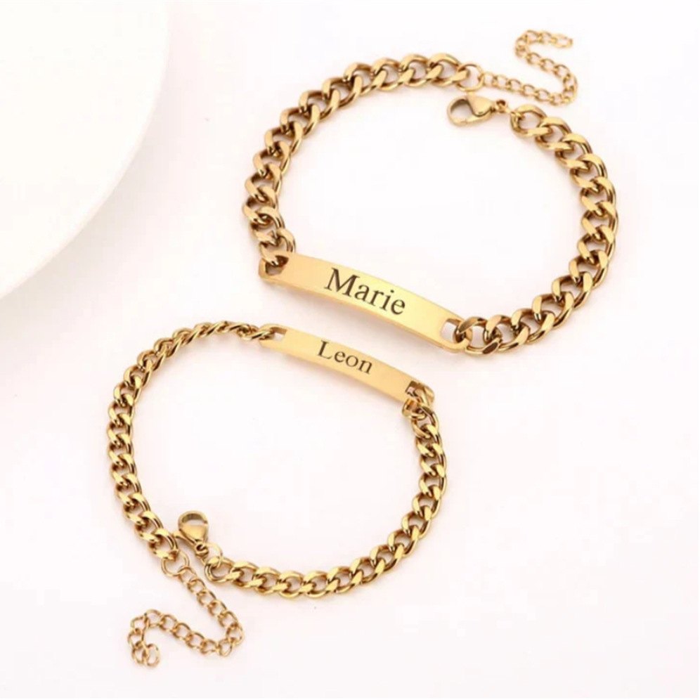 One pair of bracelets (gold)
