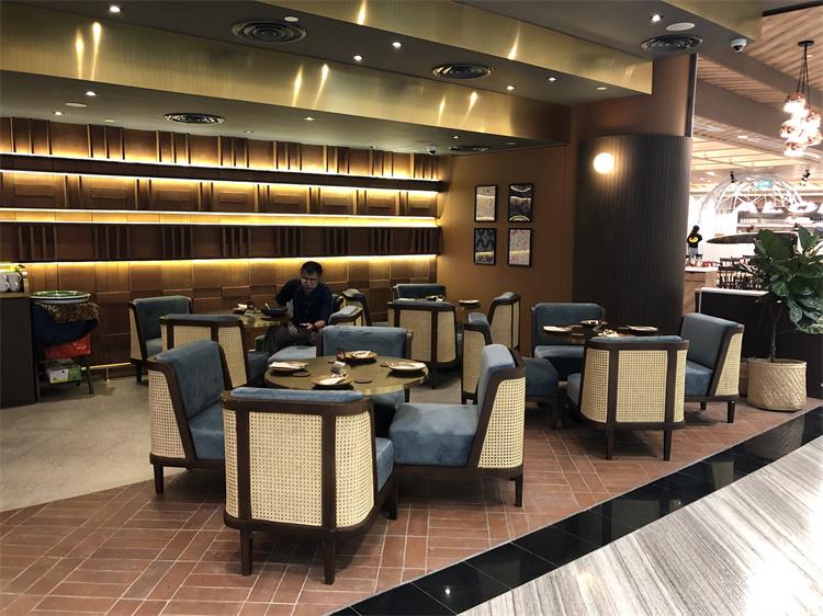 Chaungdian Luxury Modern Hotel Furniture 5 Star Dining Tables Chairs Restaurant Sets Foshan Restaunrant Set Solid Wood 3-5 Years