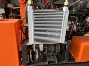 Hongrun 200 mét 325m đường kính theo dõi gắn động cơ diesel DTH nước giếng khoan quay giàn khoan với máy bơm - Product Image 4