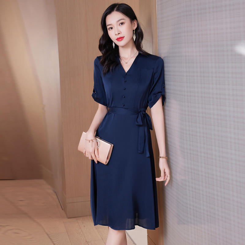 สีกรมท่า