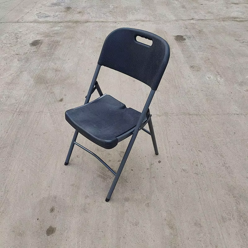 Chaise en PEHD noir 2