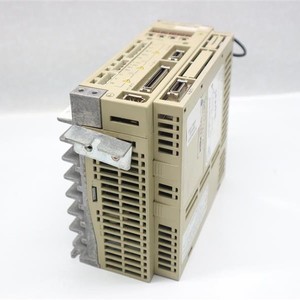 SGDH-02BE-R Controller PAC dedicato PLC e Server Driver PLC Controller servomotore YASKAWA - Product Image 1