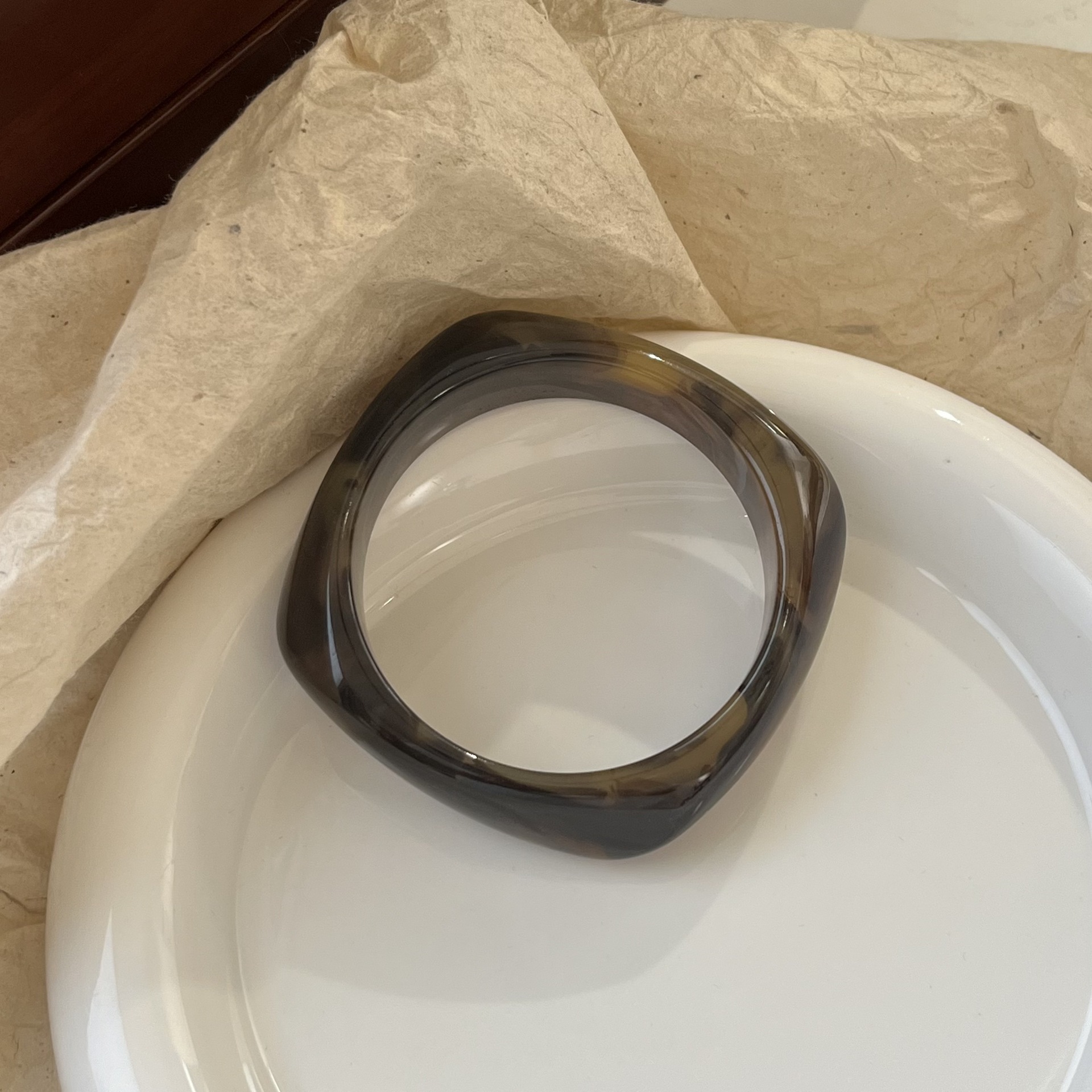 สีน้ำตาลเข้ม