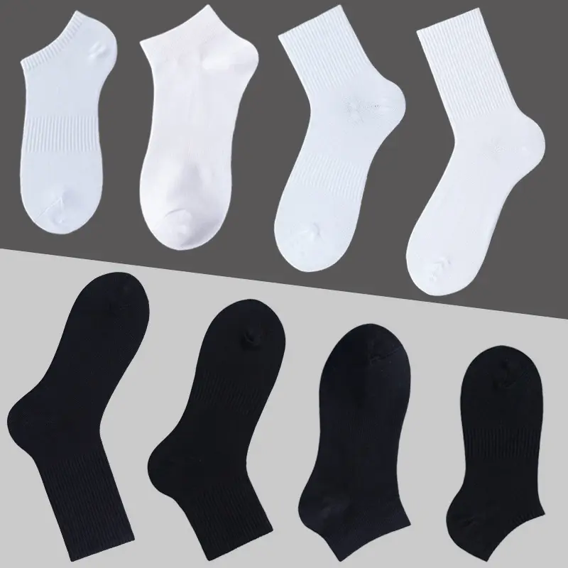 Erkekler boyutları 43-48 yüksek kaliteli düz renk pamuk çorap erkekler siyah ve beyaz basit tarzı erkekler spor çorapları
