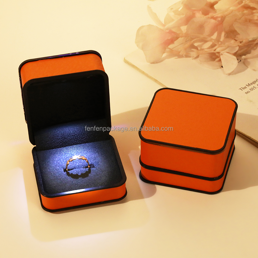 Boîte à bagues orange