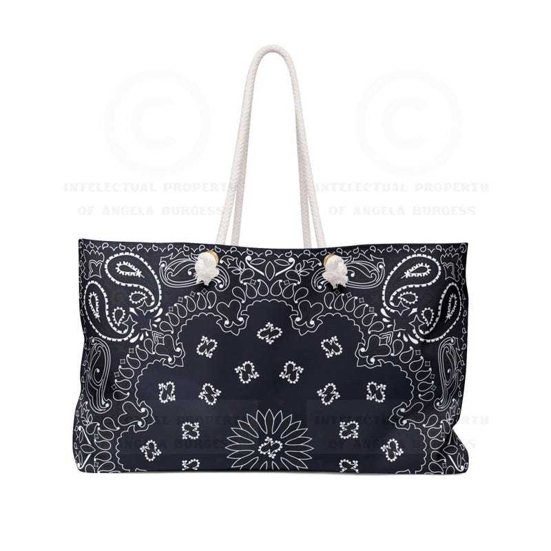 Nero intenso con bandana bianca stampa paisley