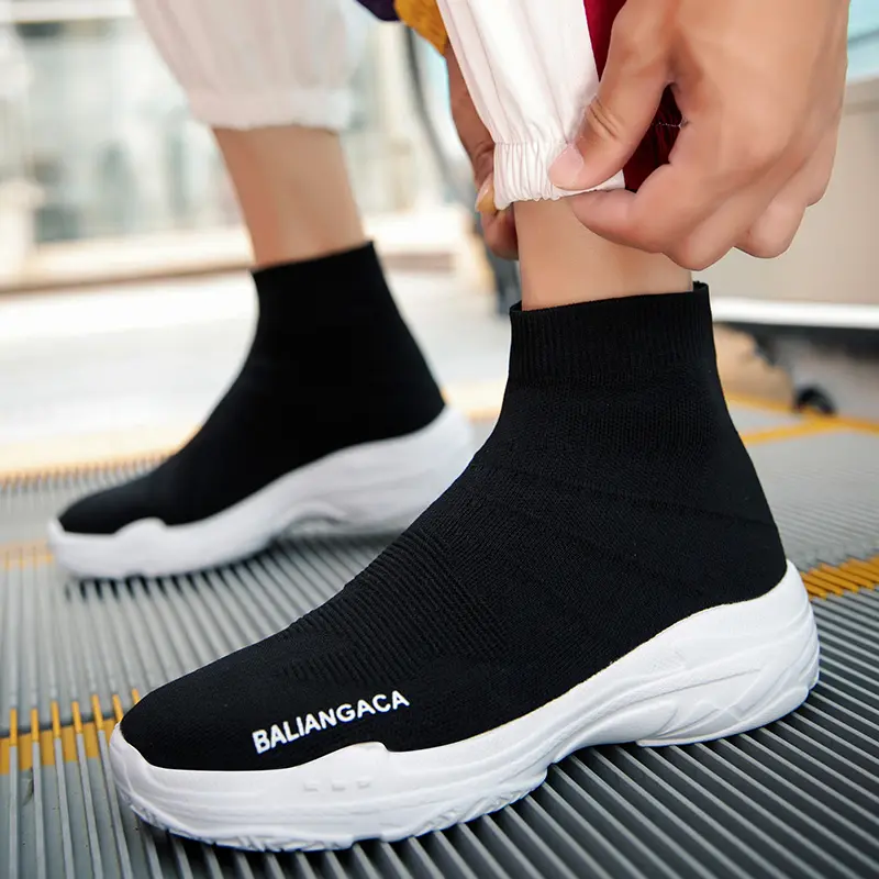 2022 vendita calda moda Running Sneaker Unisex produttore Zapatillas scarpa sportiva stivali morbidi calzino scarpe per uomo donna