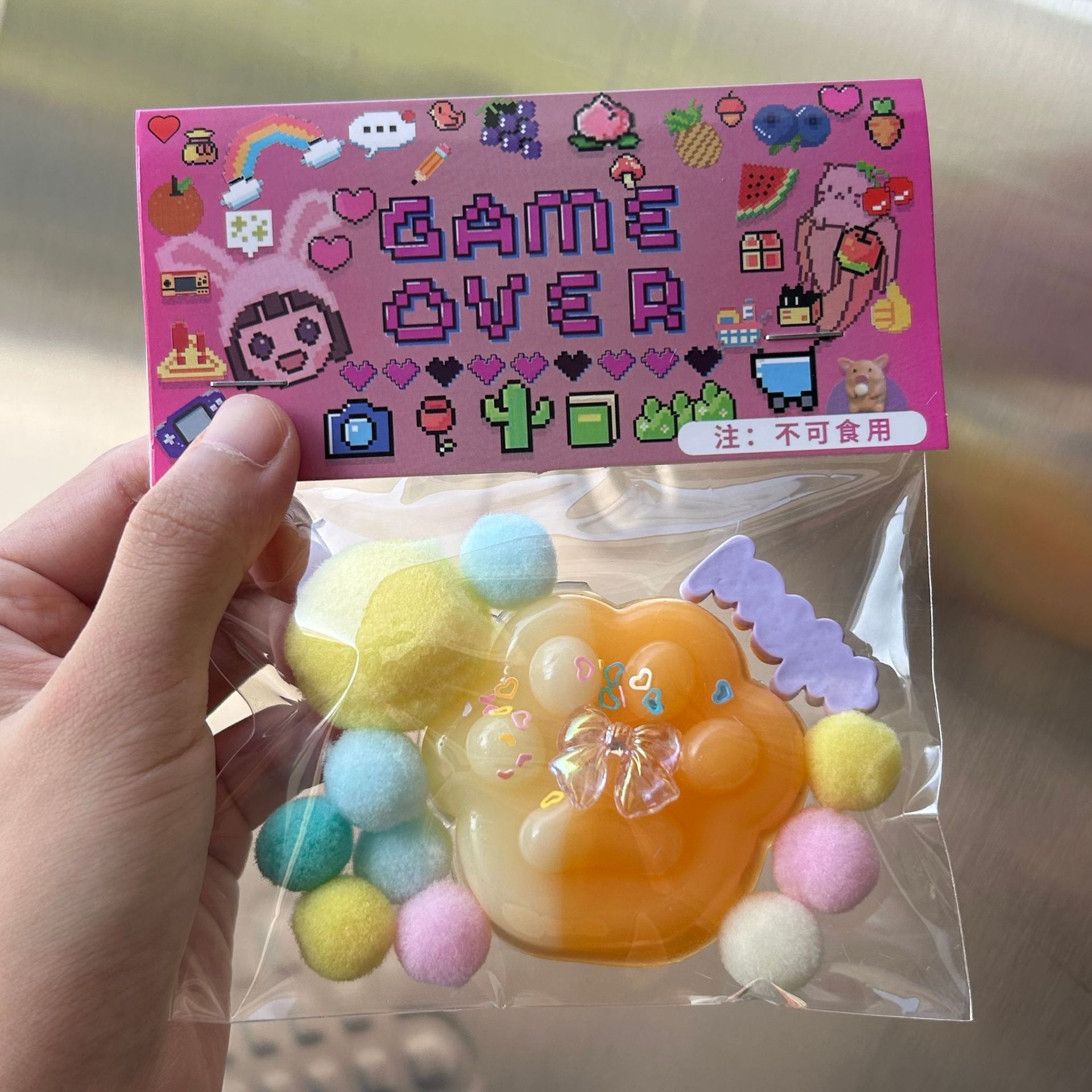 Yellow-orange cat paw-tpr