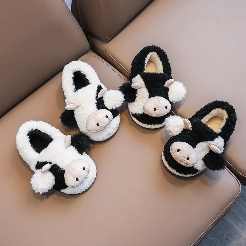 Sapatos de salto criativo preto branco vaca chinelo quente infantil simples outono inverno dos desenhos animados bebê chinelos chinelos de algodão de pelúcia