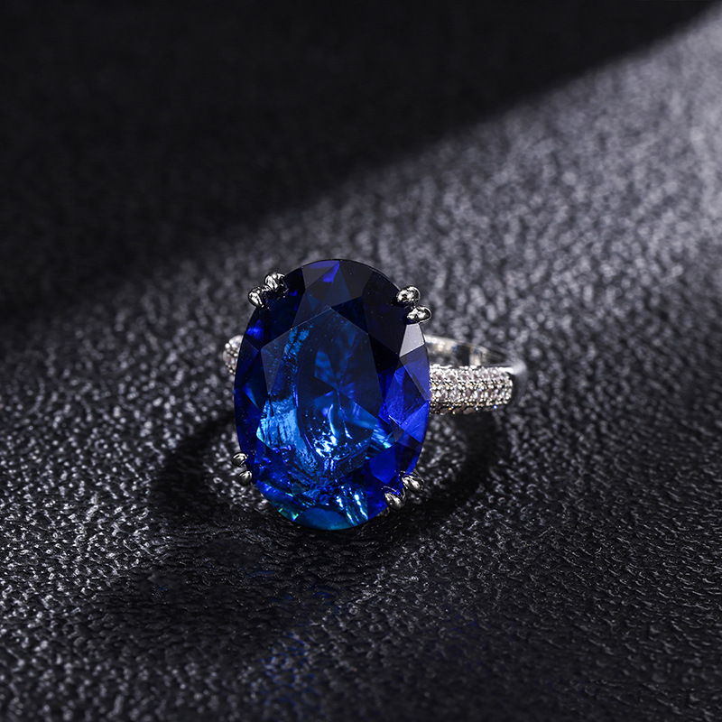 Bague en verre bleu, taille ouverte