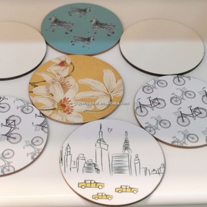 Sıcak satış kaymaz emici ahşap ped mantar destekli Trivet ucuz Coaster hatıra seti kağıt altlık tutucu