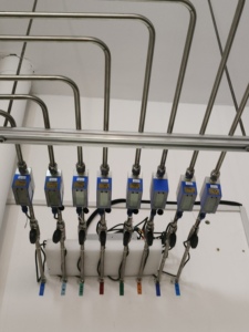 เครื่องวัดการไหลแบบแมสสำหรับก๊าซ N2 H2 O2อากาศอากาศ CH4 RS485ป้องกันการระเบิดมีความแม่นยำสูงจอแสดงผล LCD xis จากโรงงาน - Product Image 4