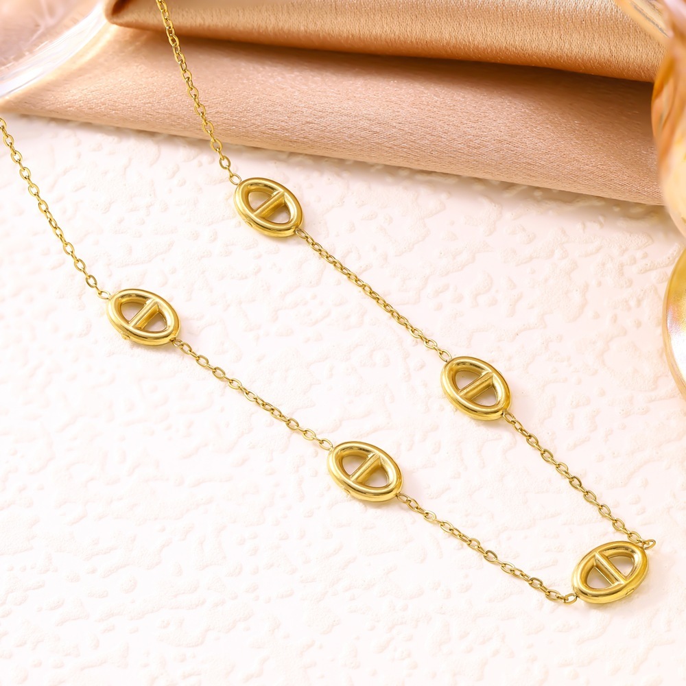 Collana con naso di maiale in oro 411