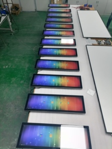 HD 1900 x 1900 Auflösung 52,3 Zoll Werbung Vierkant-LCD-Anzeige IR-Touchscreen Werbung Digitalbeschilderung und Anzeige - Product Image 3