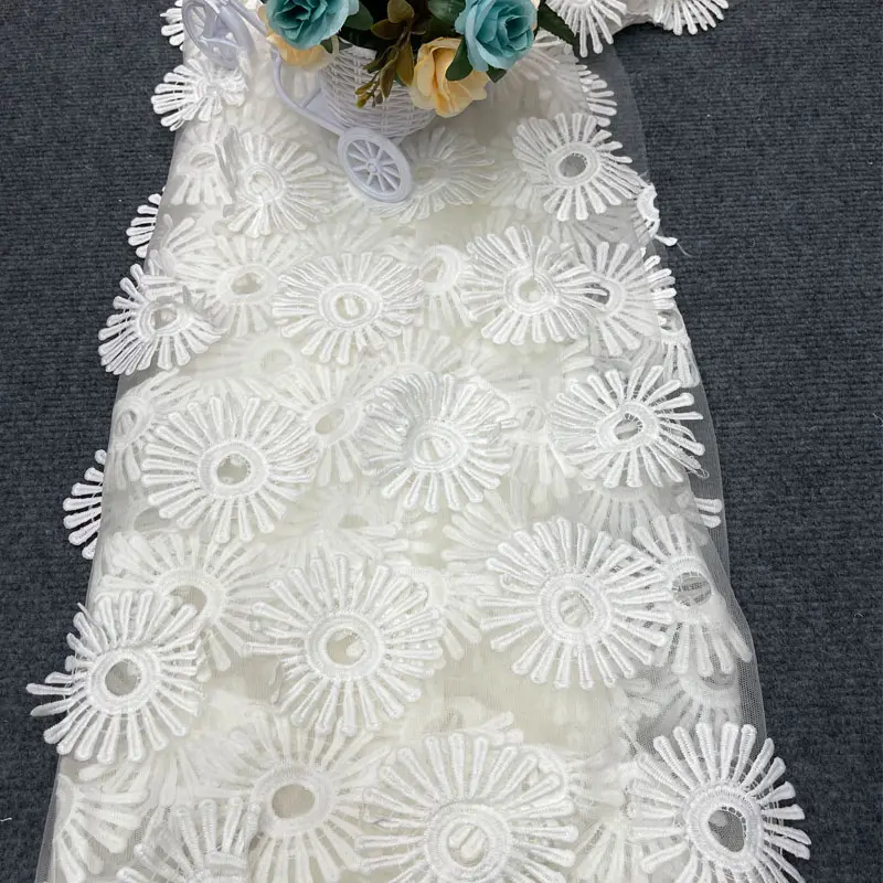 Сетчатая кружевная ткань с жаккардовой вышивкой для домашнего текстиля