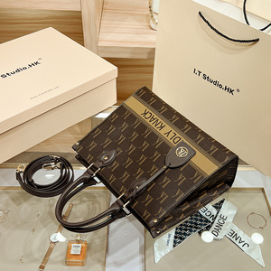 MK กระเป๋าโท้ทความจุขนาดใหญ่แบบใหม่มีดีไซน์เฉพาะกลุ่มและเป็นกระเป๋าถือแฟชั่นระดับไฮเอนด์และหรูหรา - Product Image 4