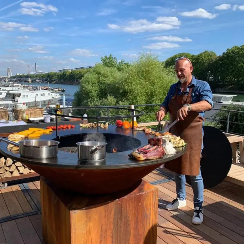 Barbecue robuste en acier corten rouille pour jardin extérieur