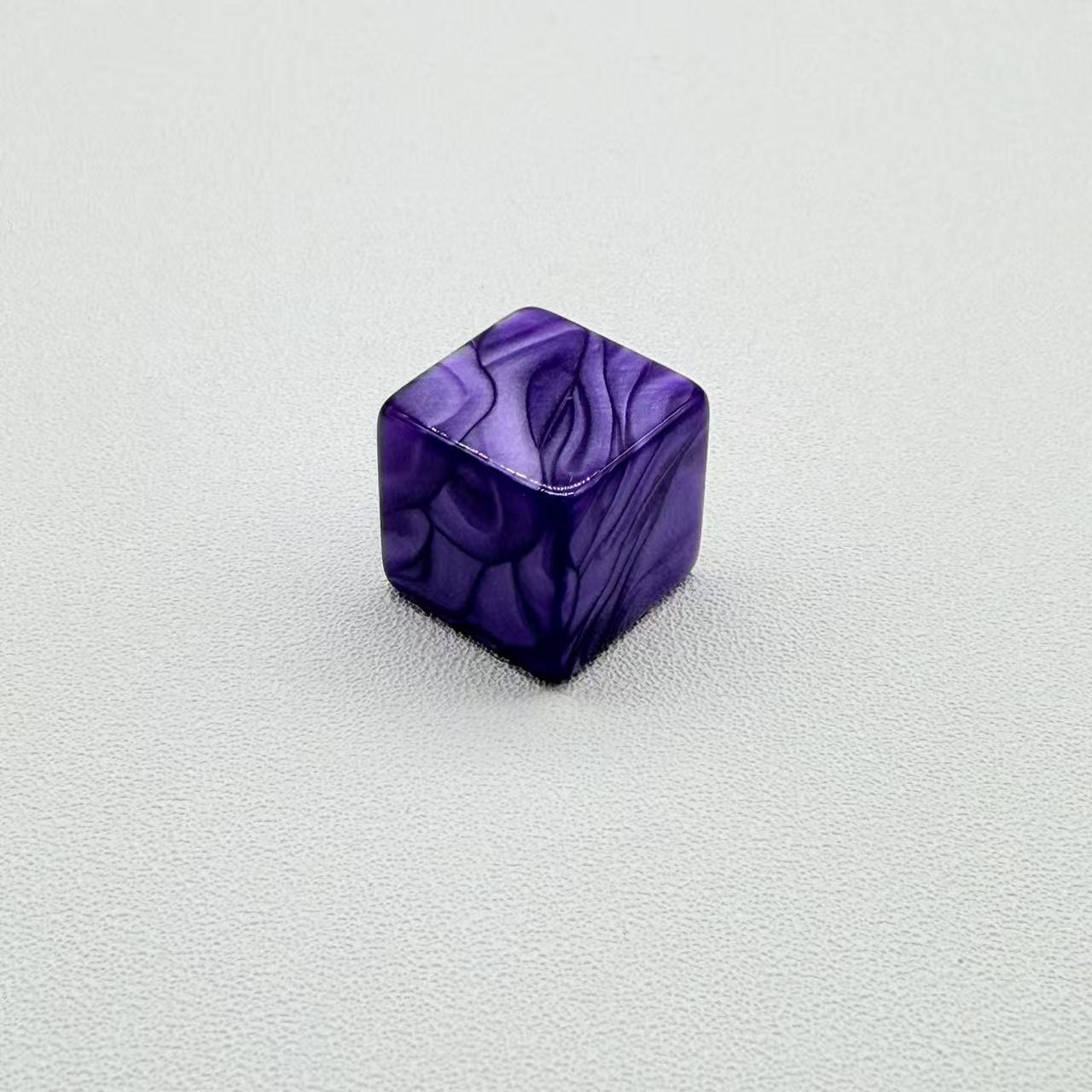 violet à motifs de perles colorées