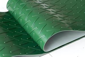 Cinta transportadora superior rugosa de Pvc verde para procesamiento de madera y clasificación de frutas y manejo de granos - Product Image 2