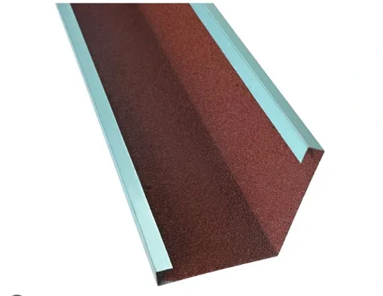 Fabrication de carreaux de toiture 40 ans de plus de durée de vie matériau de décoration feuille de pierre colorée revêtue de tuiles métalliques en acier toiture