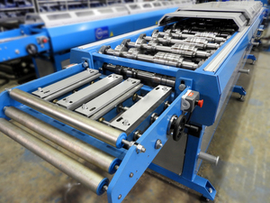 1.2Mm-2.5Mm Dikte Z275 Gegalvaniseerd Metaal Druif <span class=keywords><strong>Trellis</strong></span> Wijnstok Hek Paal C Profiel Stalen Wijngaard Post Rolvormmachine - Product Image 3