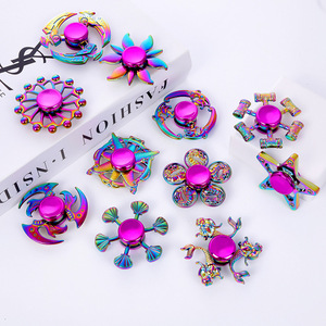 Hot bán đầy màu sắc hợp kim Thần Tài <span class=keywords><strong>Spinner</strong></span> chống căng thẳng Đồ chơi Hợp kim kẽm rực rỡ Heptagonal tay <span class=keywords><strong>spinner</strong></span> thần tài đồ chơi - Product Image 1