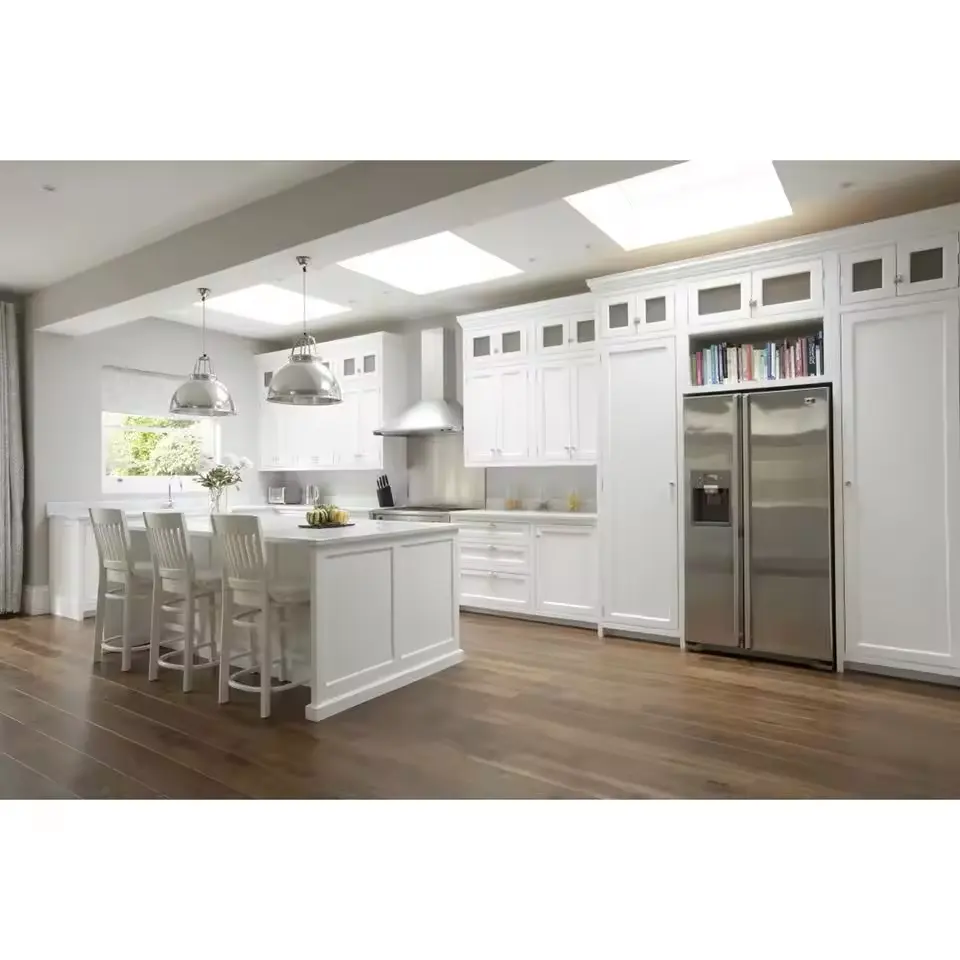 Armário de cozinha moderno em madeira branca com design personalizado popular