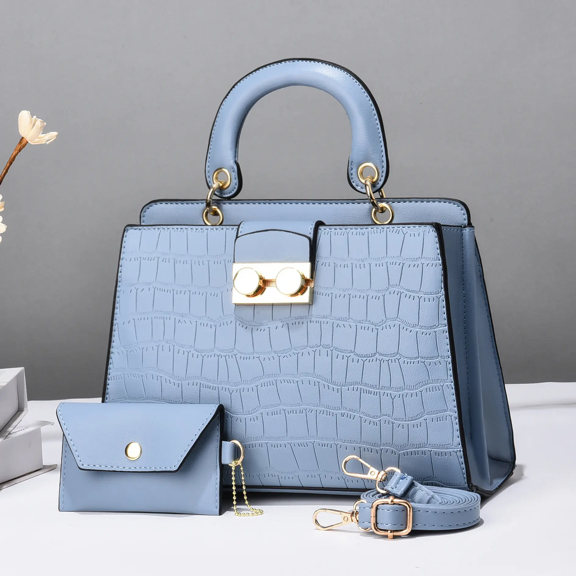 2023 mini dames designers coréens bleu vintage matelassé sac fourre-tout serrure sac à main