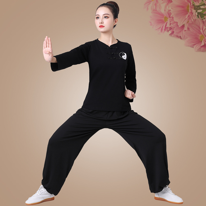 Chemise noire à manches longues + pantalon noir