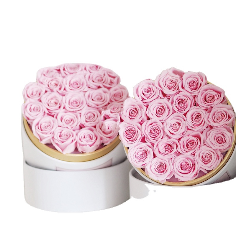 18 Roses dans une boîte ronde