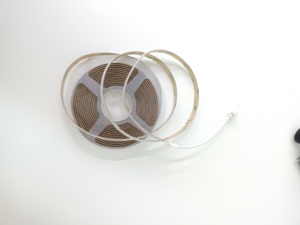 Banqcn 810 LED RGB แอดเดรสซัง LED Strip 10 มม.15 W DC12V 5 M พร้อม APP Wifi หรือระบบควบคุมแบบสัมผัสสมาร์ทบ้านวันหยุด - Product Image 5