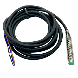 Sensor de proximidad circular 2mm Distancia de detección Interruptor de proximidad de 3 cables IP67 Interruptor de proximidad a prueba de agua Muestra gratis inductiva