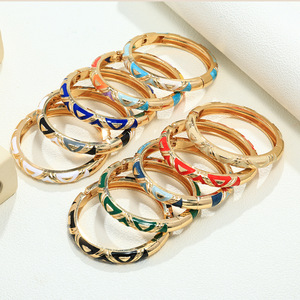 Cross-Biên Giới Retro Phong Cách Hình Học Mạ Vàng Hợp Kim Quyến Rũ Vòng Đeo Tay Cho Phụ Nữ Hợp Thời Trang Thiết Kế Thích Hợp Phóng Đại Thời Trang - Product Image 4