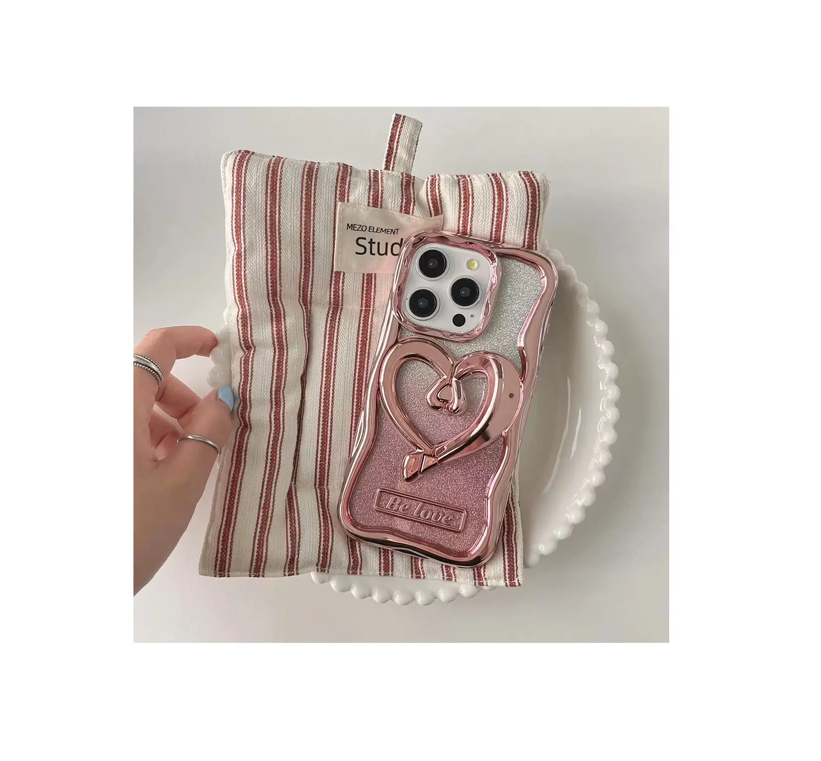 Shanhui chrome 3d love heart bracelet phone case with holder