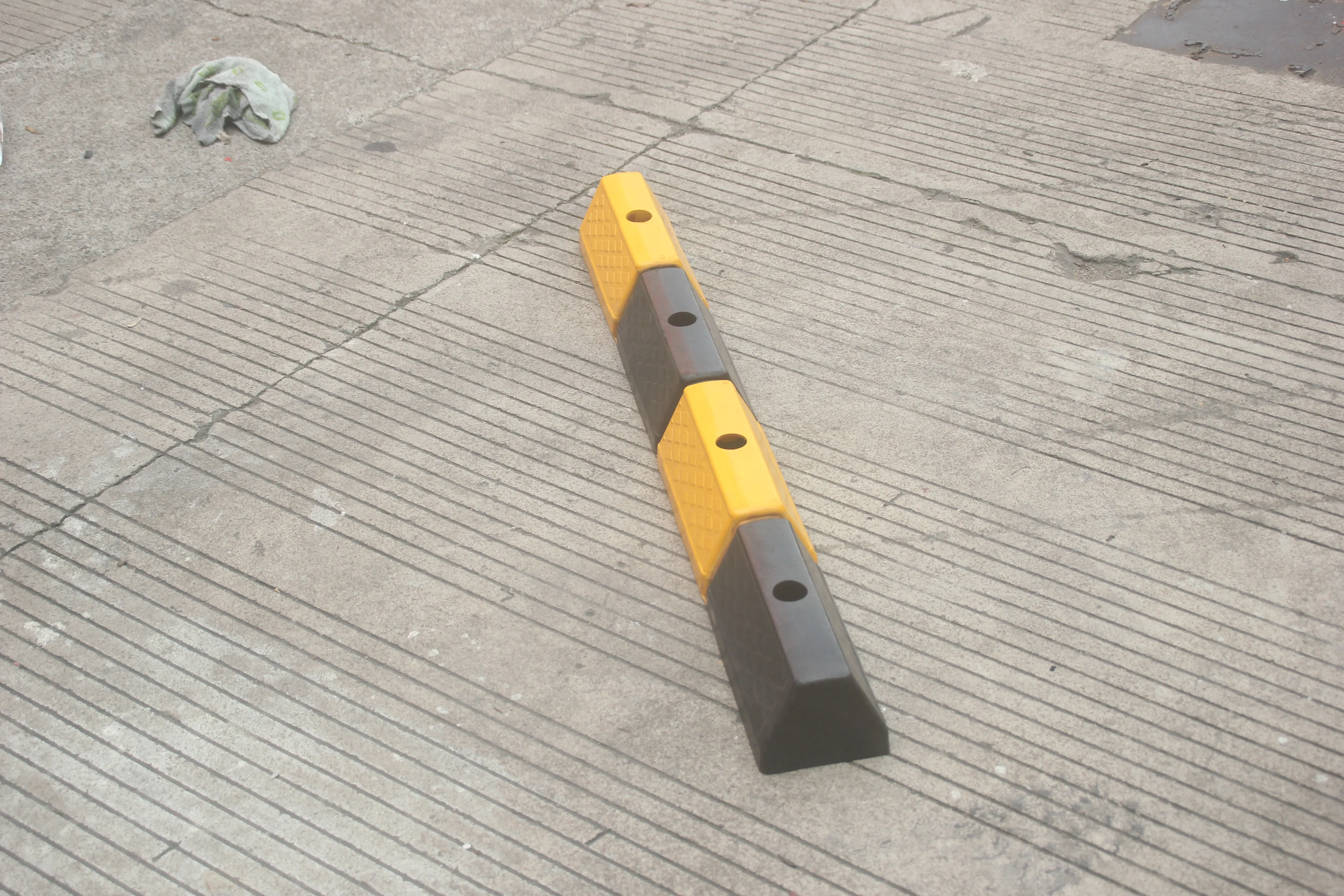 Черный и желтый локатор колонок парковочные бордюры длиной 1 м резиновая пробка для автомобильных колес