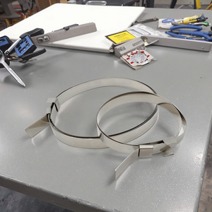 Chất lượng cao phổ thép không gỉ <span class=keywords><strong>CV</strong></span> khởi động uốn kẹp <span class=keywords><strong>Kit</strong></span> Phụ tùng ô tô cho trục <span class=keywords><strong>CV</strong></span> Doanh Ống khởi động 201 SS uốn Clip - Product Image 1