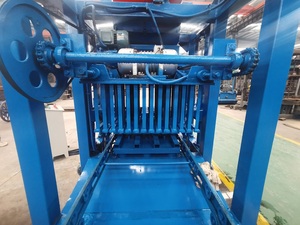 Máquina automática para hacer ladrillos de arcilla QT 4-26, máquina semiautomática para hacer bloques de cemento y arena sólidos en México - Product Image 4