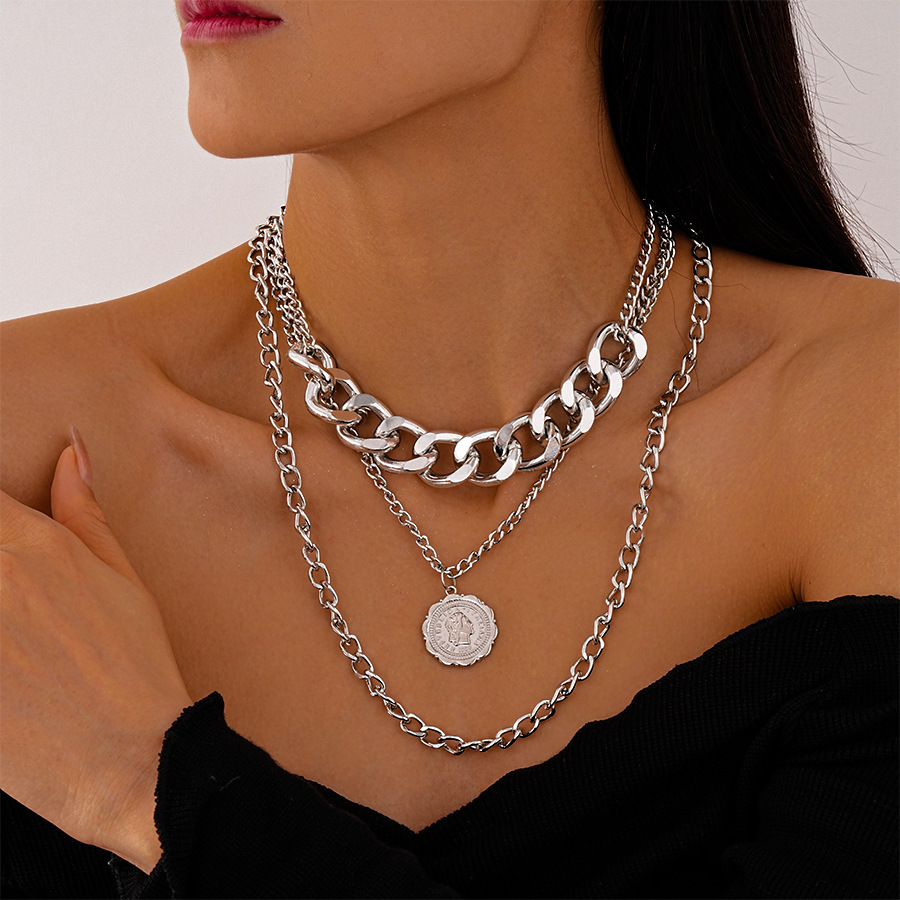 6 # collier-argent-rond portrait