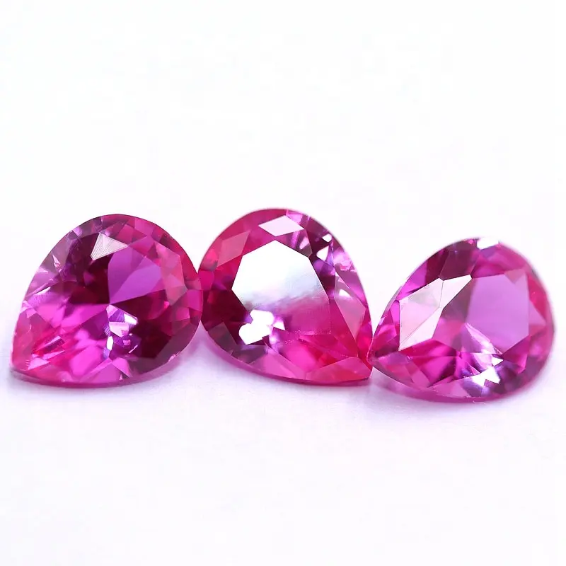 Le gemme Redleaf personalizzano la pietra preziosa sciolta all'ingrosso 3 # corindone sintetico a forma di pera rubino rosa