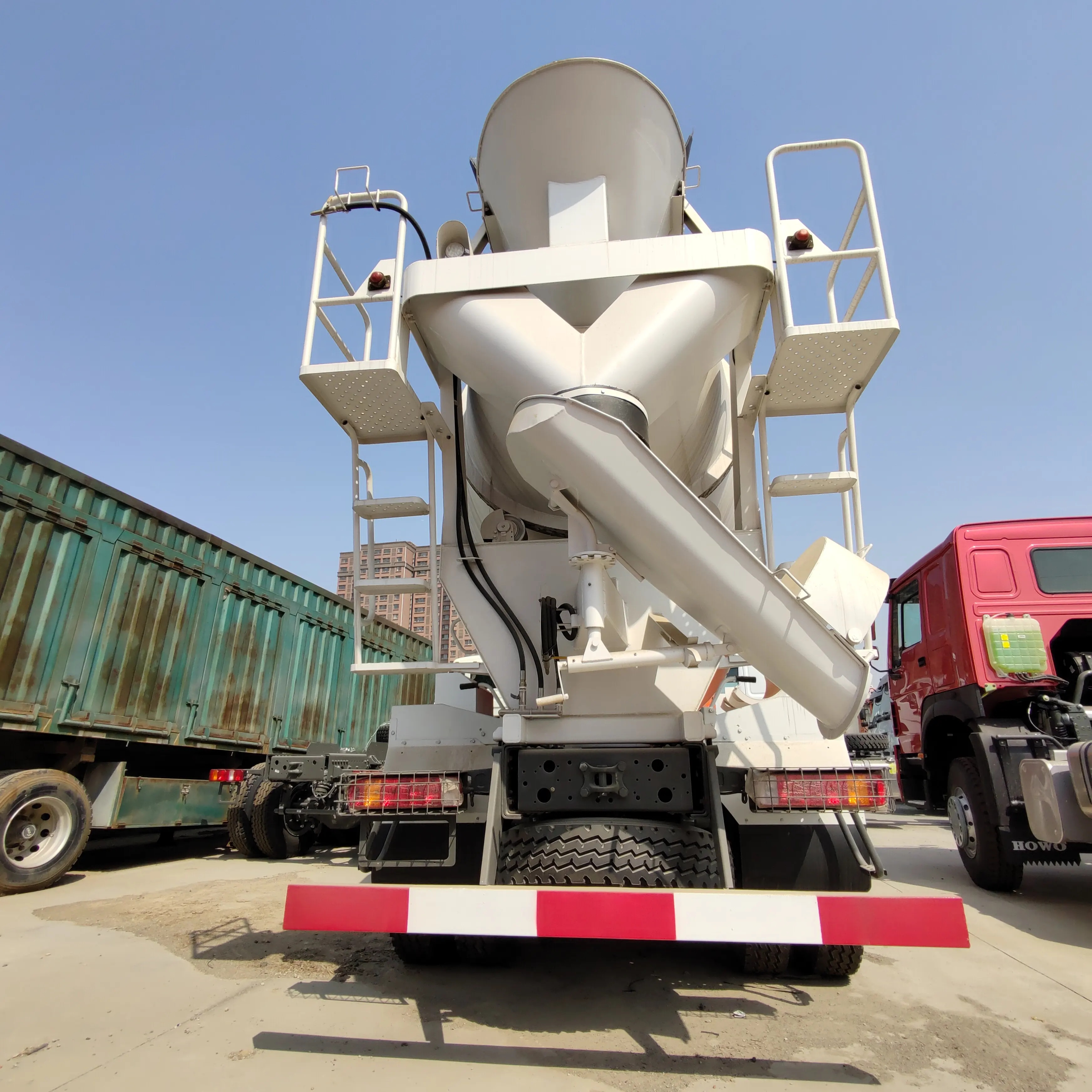 Howo semen volumetrik 10 meter kubik beton Mixer truk siap campuran beton Harga truk