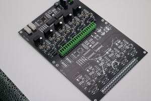 V3.1-5010 לוח בקר מנוע BLDC רב-ערוצי 12-48V מודול בקרת מנוע DC ללא מברשות בהספק גבוה - Product Image 3