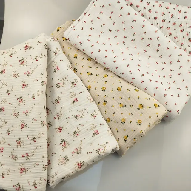 Cina fabbrica Nuova stampa 100% cotone doppio strati di garza in tessuto 100% della stampa di cotone tessuto mussola per swaddle coperte pigiama
