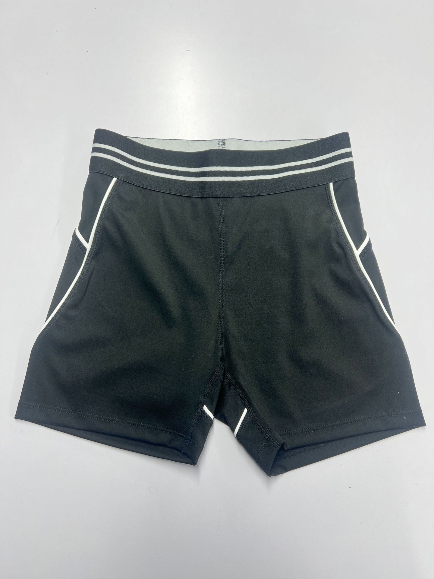 Pantaloncini neri