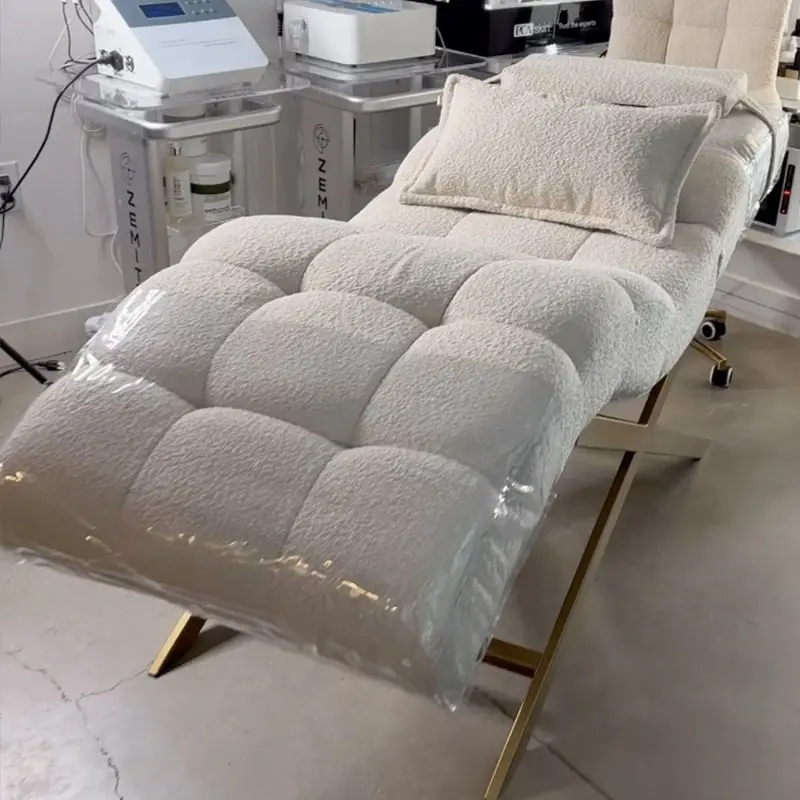 Cama de cejas de pestañas de metal blanco personalizable con reposacabezas ajustable pestañas diseño moderno para salón de belleza facial uso en hospital