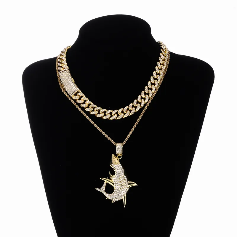 2023 New Cuban Iced Fashion Alloy Schmuck Bling Shark Zähne Anhänger mit Kette Halskette Set