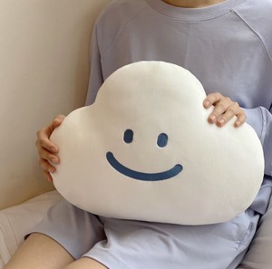 カスタムInsかわいい空の雲枕部屋の装飾眠っている枕笑顔の雲ぬいぐるみ