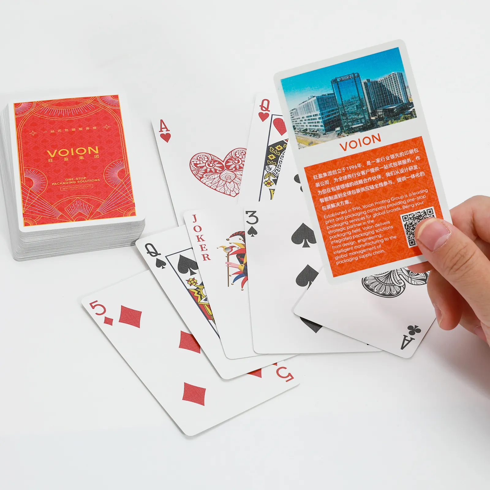 Toptan oyun eğlenceli özelleştirilebilir kağıt Poker kartları iskambil kartları kırmızı Poker mukavva oyunları