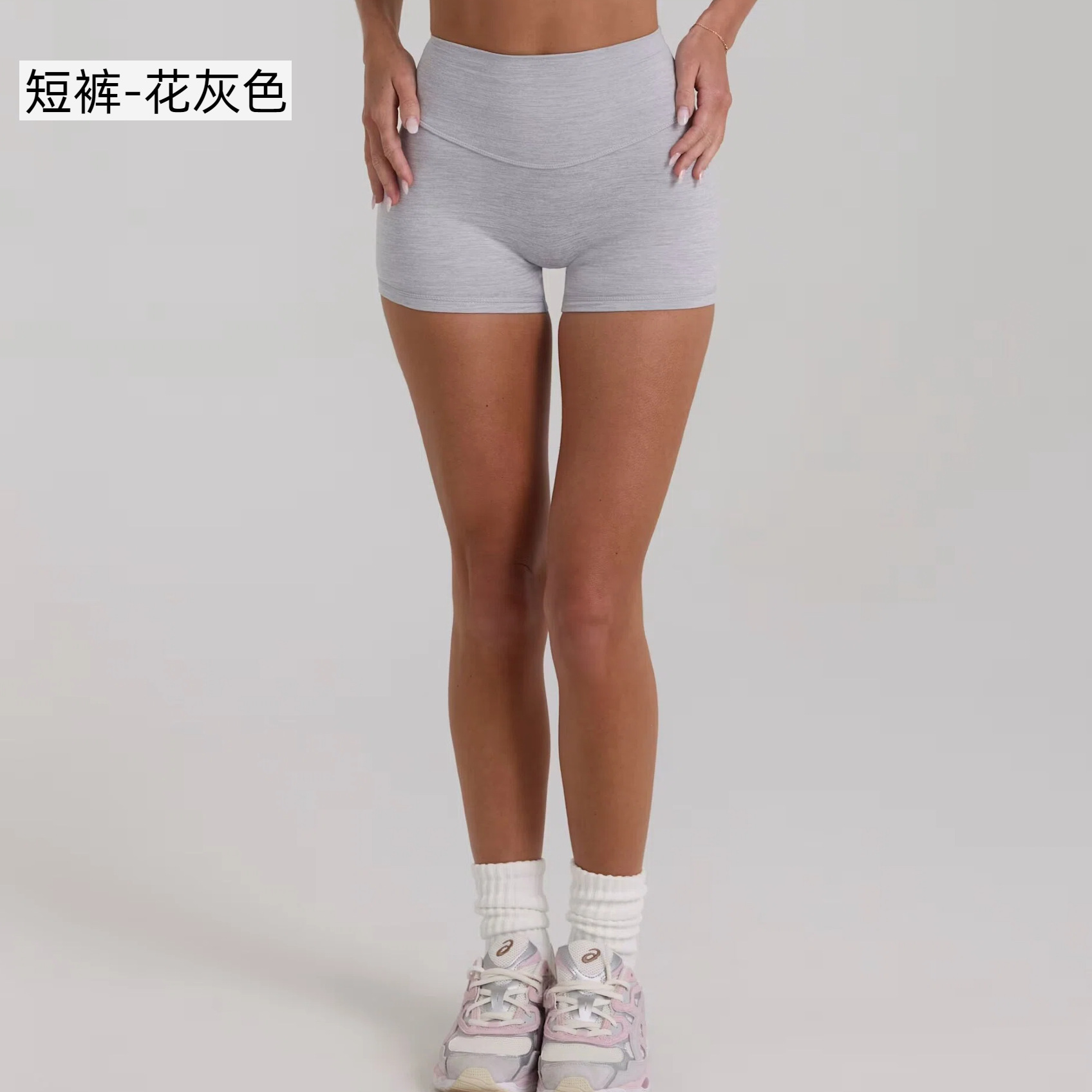Short-gris fleuri