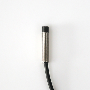 Analoger Ausgangs sensor M30 Ausgang 0-10V 0-20mA Kabel positions sensoren Kapazitiver Näherung sensor 15-30VDC 3/4 Drähte